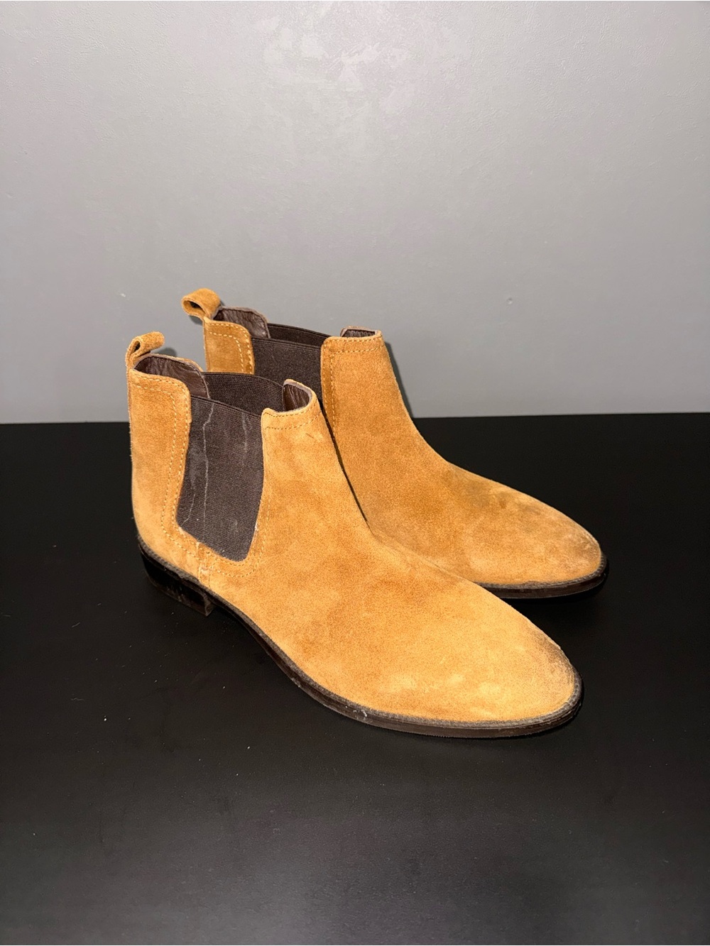 Women's Suede Chelsea Ankle Boots in Camel